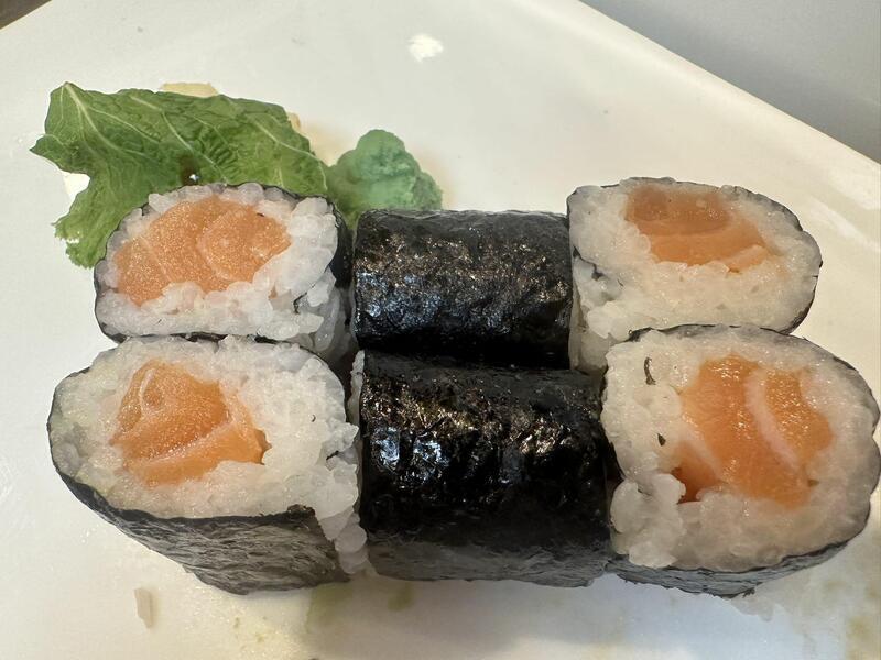 Salmon Roll (6) PCS